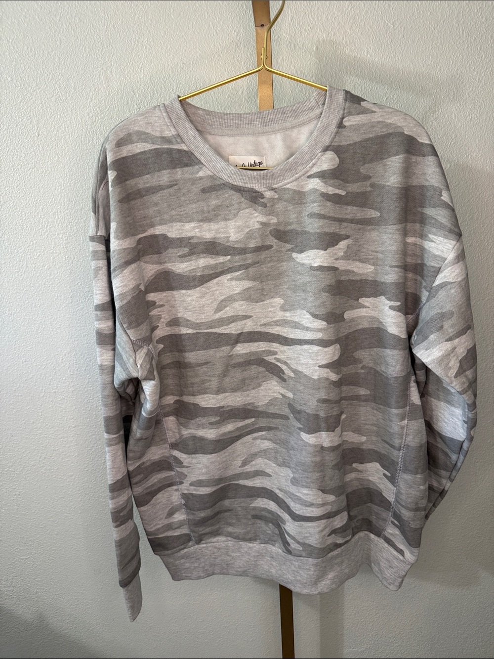 The Nu Vintage- Gray Camo Crewneck Sweater- size large- NWOT